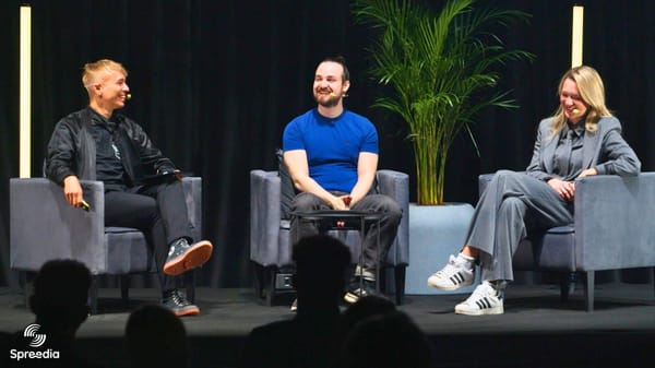 Ben Harmanus (Links), Franz Wegner (Mitte) und Emma-Isadora Hagen im Values & Ventures Interview.